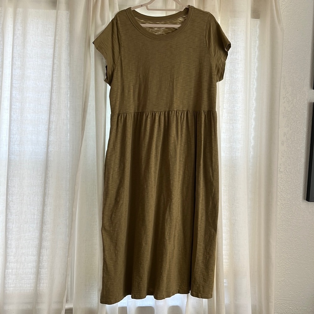 Universal thread green tshirt dress midi length